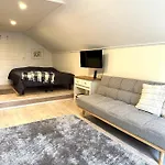 Cosy Berry Loft شقة *